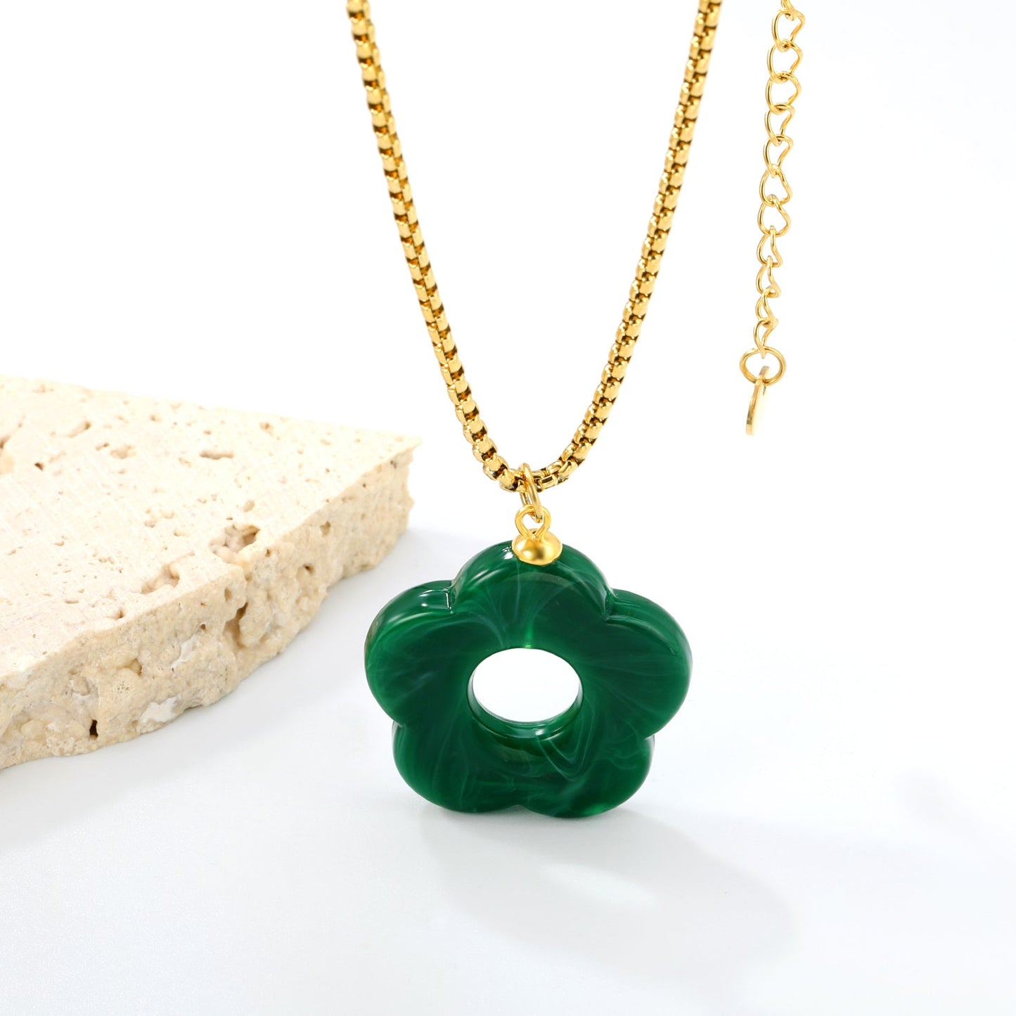 26.7mm Resin White/Red/Blue/Yellow/Coffee/Pink/Peacock Blue/Peacock Green Wreath Pendant 2.0 Square Pearl Chain*40+5cm+6mm Round Plaque Necklace GOLDEN asonjewelry