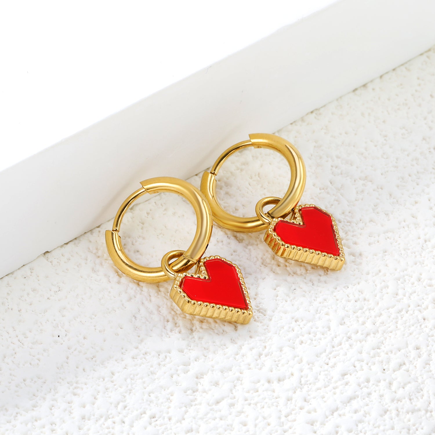 2*10mm I.D. earrings with 12.2*10.4mm heart shaped sticky white/black/red shell fittings Gold color asonjewelry