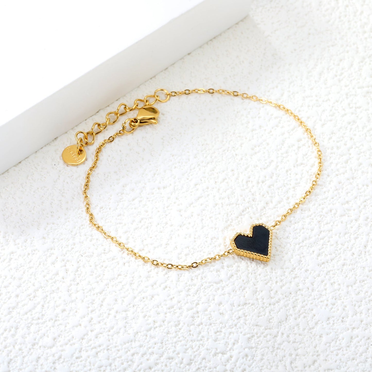 11.2*10.3mm heart shape with white shell/black acrylic/red acrylic fittings 0.35 cross chain*18+3cm+6mm round plaque Bracelet gold color asonjewelry