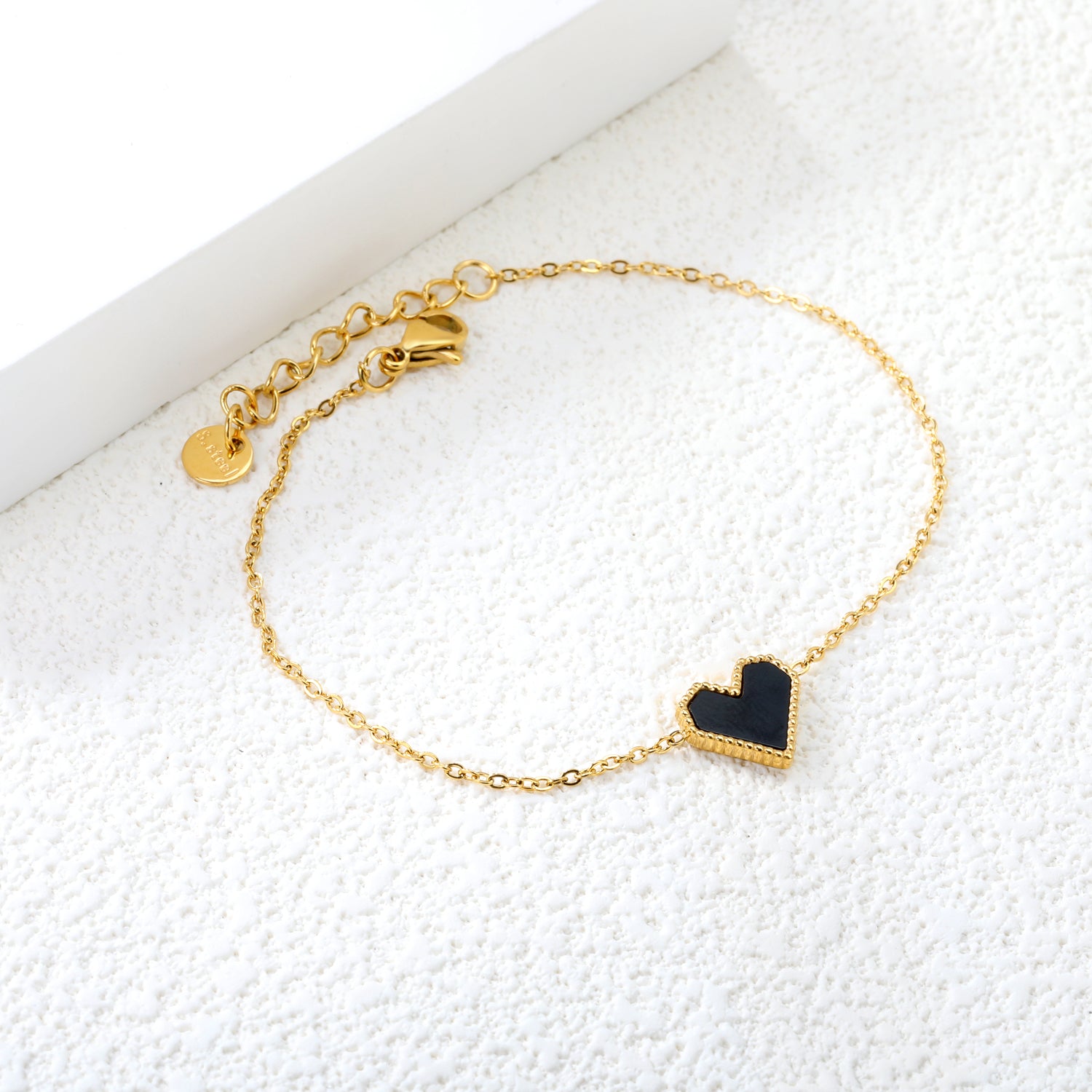 11.2*10.3mm heart shape with white shell/black acrylic/red acrylic fittings 0.35 cross chain*18+3cm+6mm round plaque Bracelet gold color asonjewelry