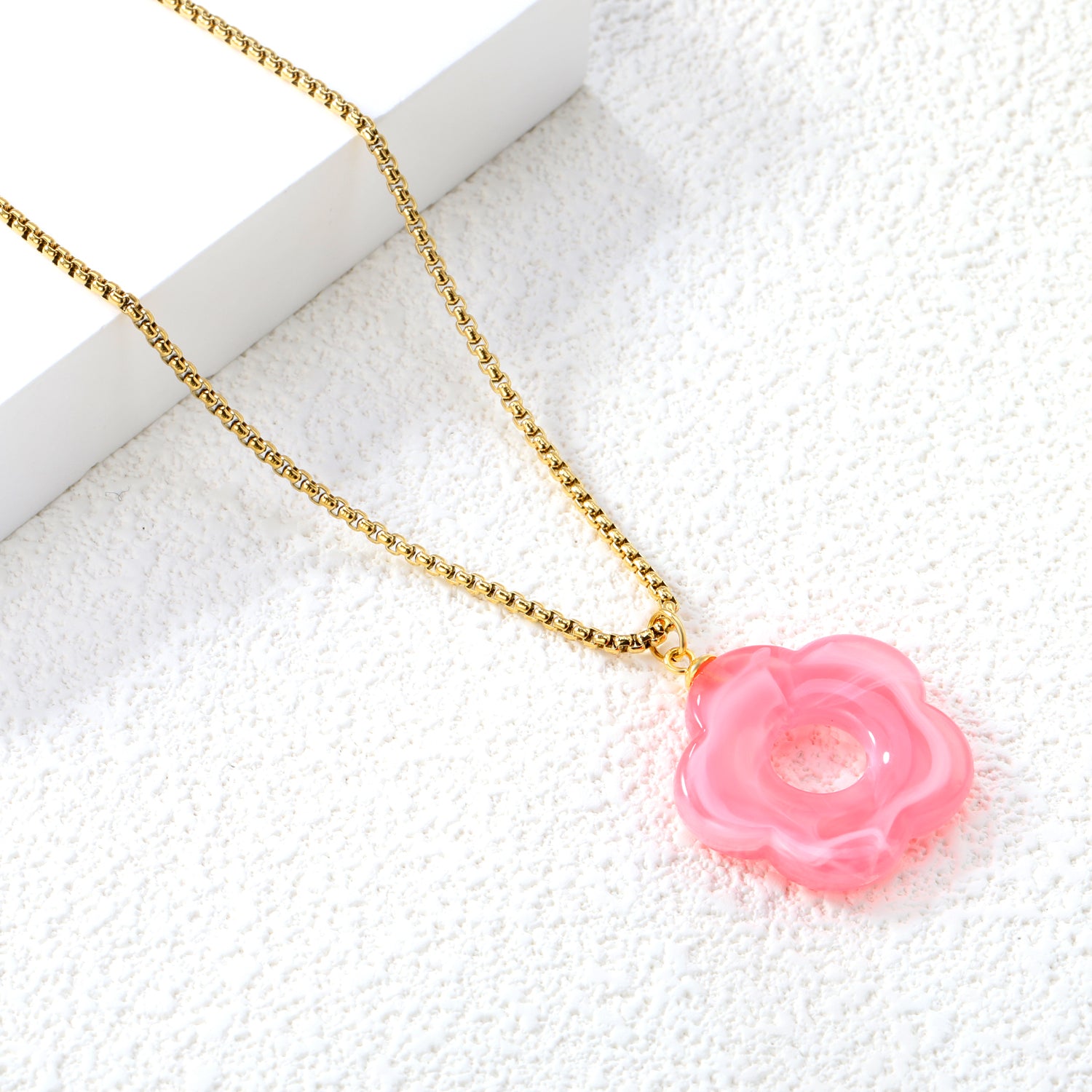 26.7mm Resin White/Red/Blue/Yellow/Coffee/Pink/Peacock Blue/Peacock Green Wreath Pendant 2.0 Square Pearl Chain*40+5cm+6mm Round Plaque Necklace GOLDEN asonjewelry