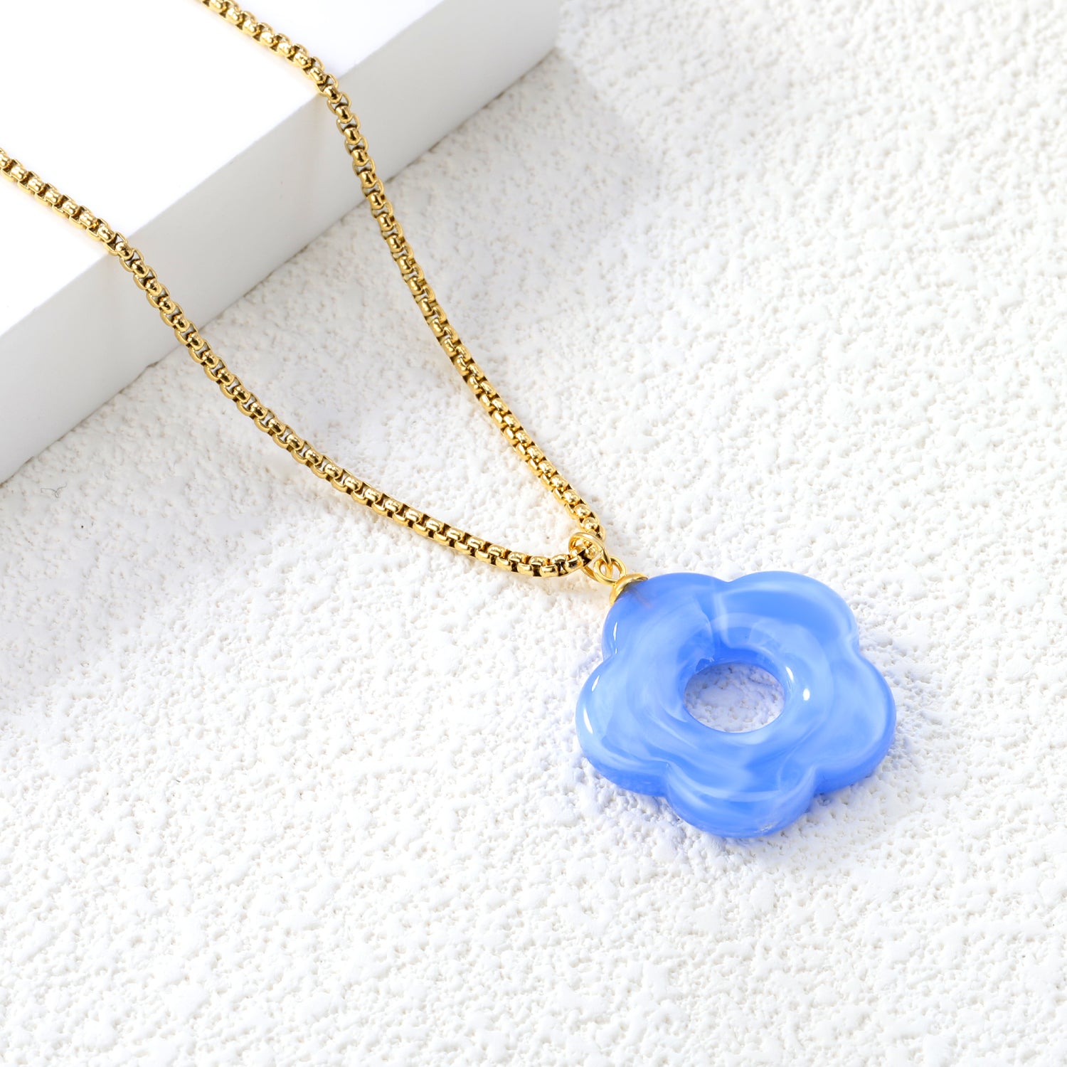 26.7mm Resin White/Red/Blue/Yellow/Coffee/Pink/Peacock Blue/Peacock Green Wreath Pendant 2.0 Square Pearl Chain*40+5cm+6mm Round Plaque Necklace GOLDEN asonjewelry