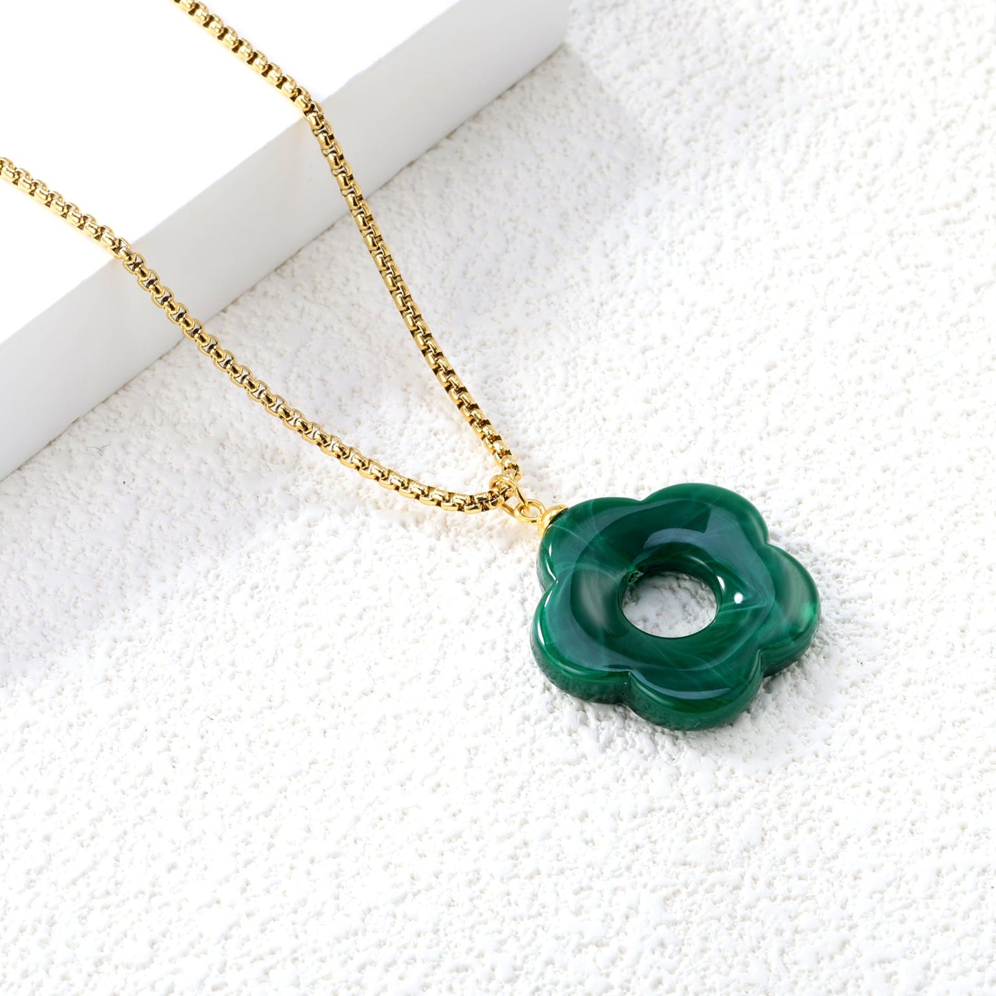 26.7mm Resin White/Red/Blue/Yellow/Coffee/Pink/Peacock Blue/Peacock Green Wreath Pendant 2.0 Square Pearl Chain*40+5cm+6mm Round Plaque Necklace GOLDEN asonjewelry