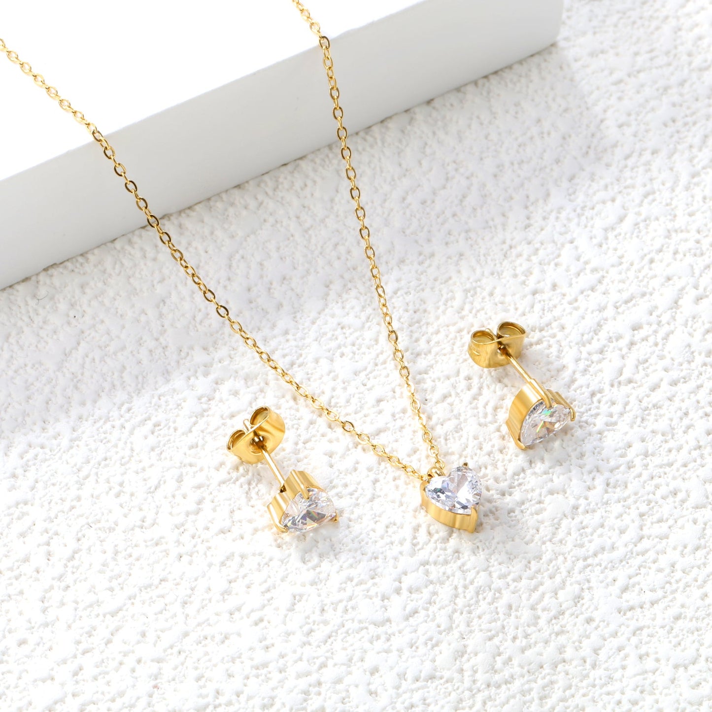 Heart-shaped white zirconium set Gold-colored earrings: 6mm Pendant: 6mm 0.3 cross chain * 40 +5cm +6mm round plate asonjewelry