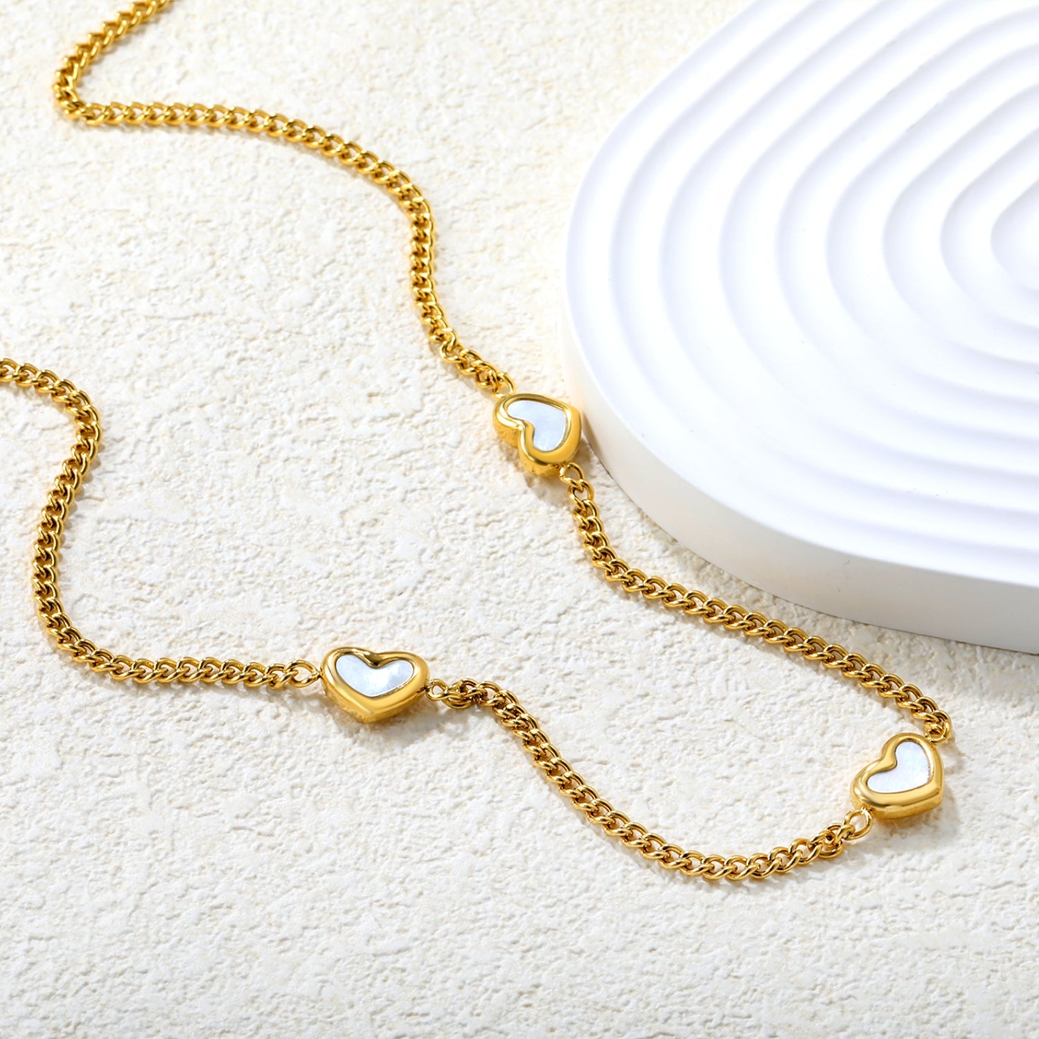 11x9mm shell heart-shaped accessory 40+5cm + 6mm round pendant necklace, gold asonjewelry