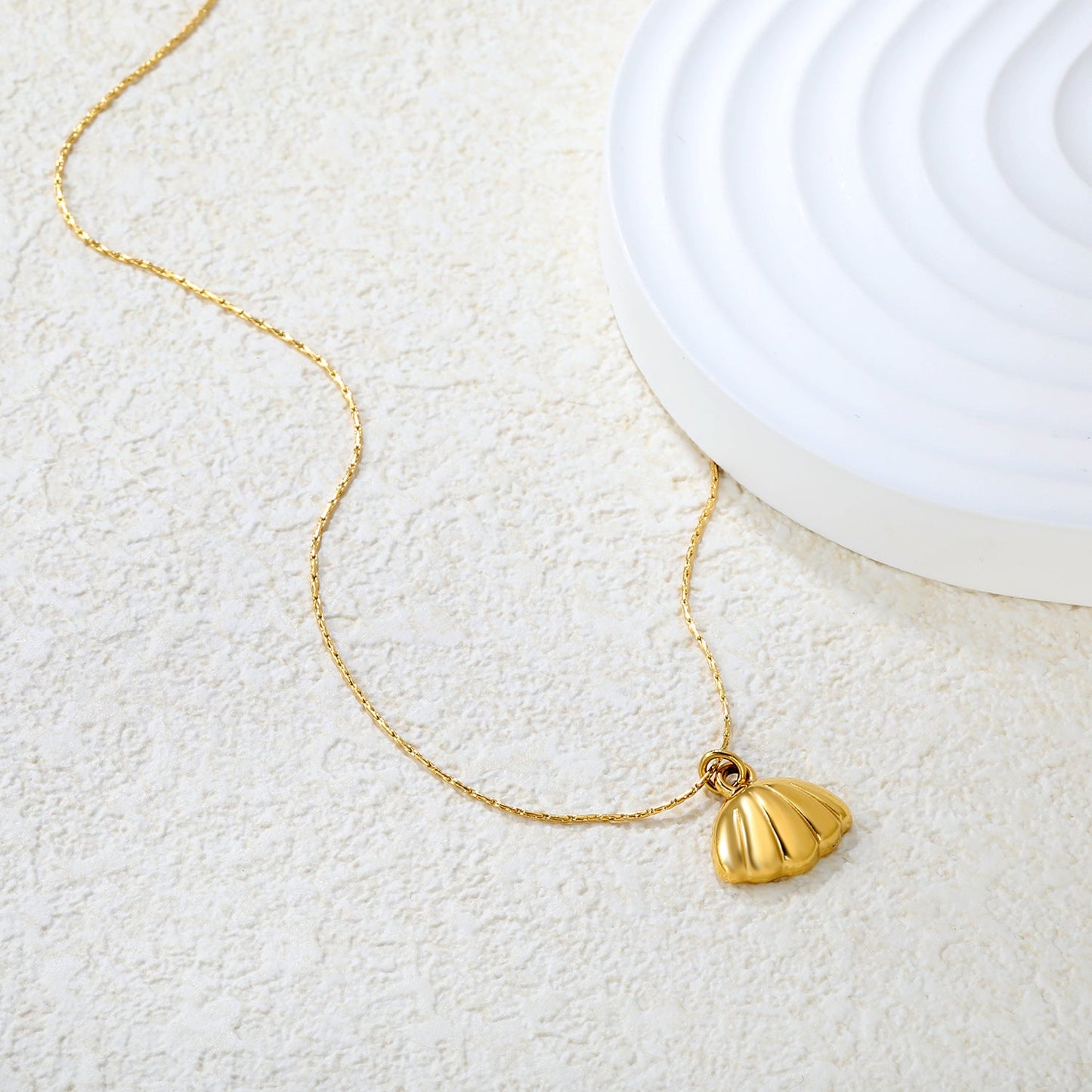 13x10mm shell pendant, 0.3 cross hammer round, 40+5cm + 6mm round tag, gold asonjewelry