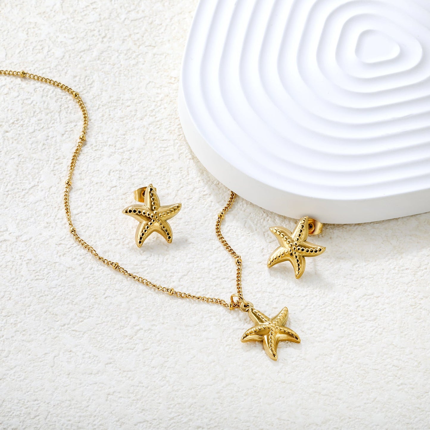 Starfish Set  Gold Earrings: 16.5 x 17mm Pendant: 16.5 x 17mm 0.4mm Side-Mounted Pearl Chain 40+5cm + 6mm Round Pendant asonjewelry