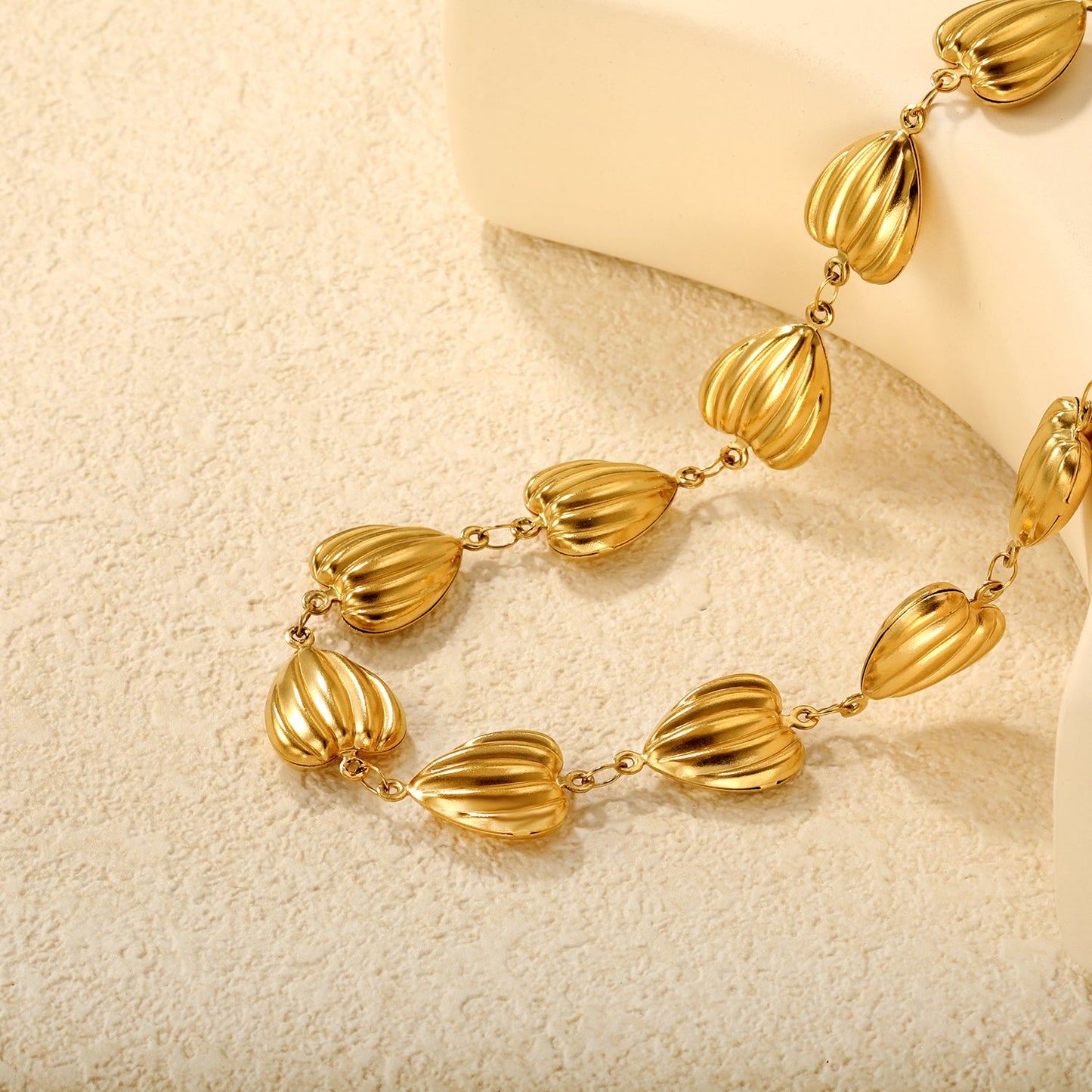 15x14mm 17 hollow heart-shaped 40+5cm+6mm round pendant, gold asonjewelry