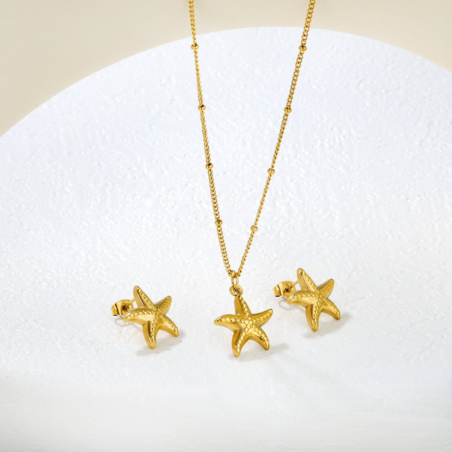 Starfish Set  Gold Earrings: 16.5 x 17mm Pendant: 16.5 x 17mm 0.4mm Side-Mounted Pearl Chain 40+5cm + 6mm Round Pendant asonjewelry