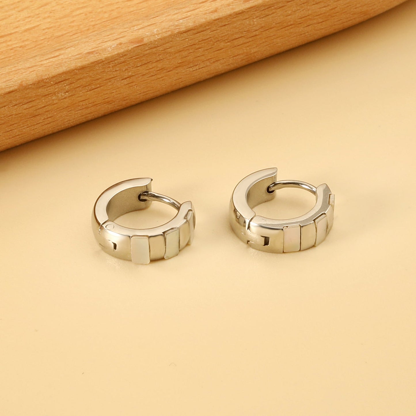 Round Earrings with White Seashells 4*12mm asonjewelry