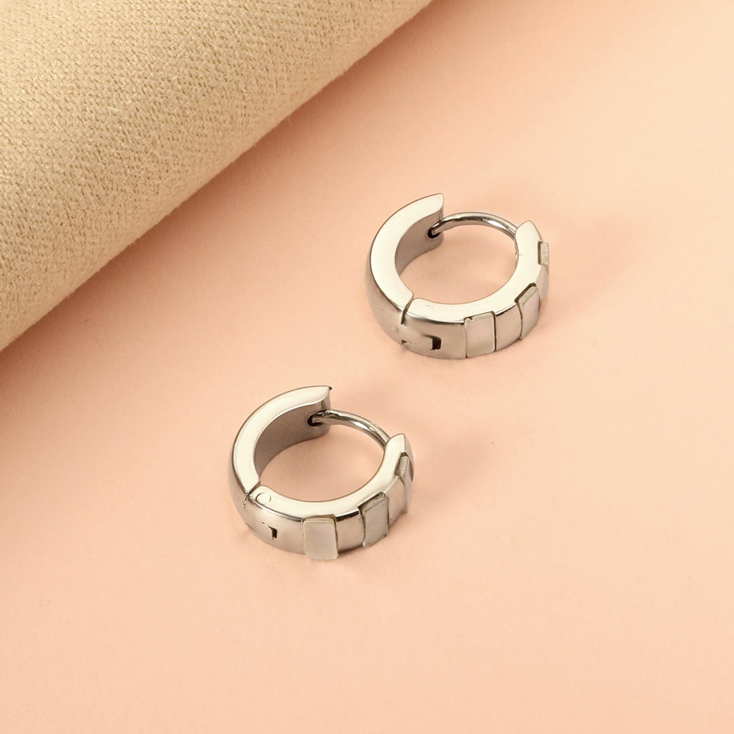 Round Earrings with White Seashells 4*12mm asonjewelry