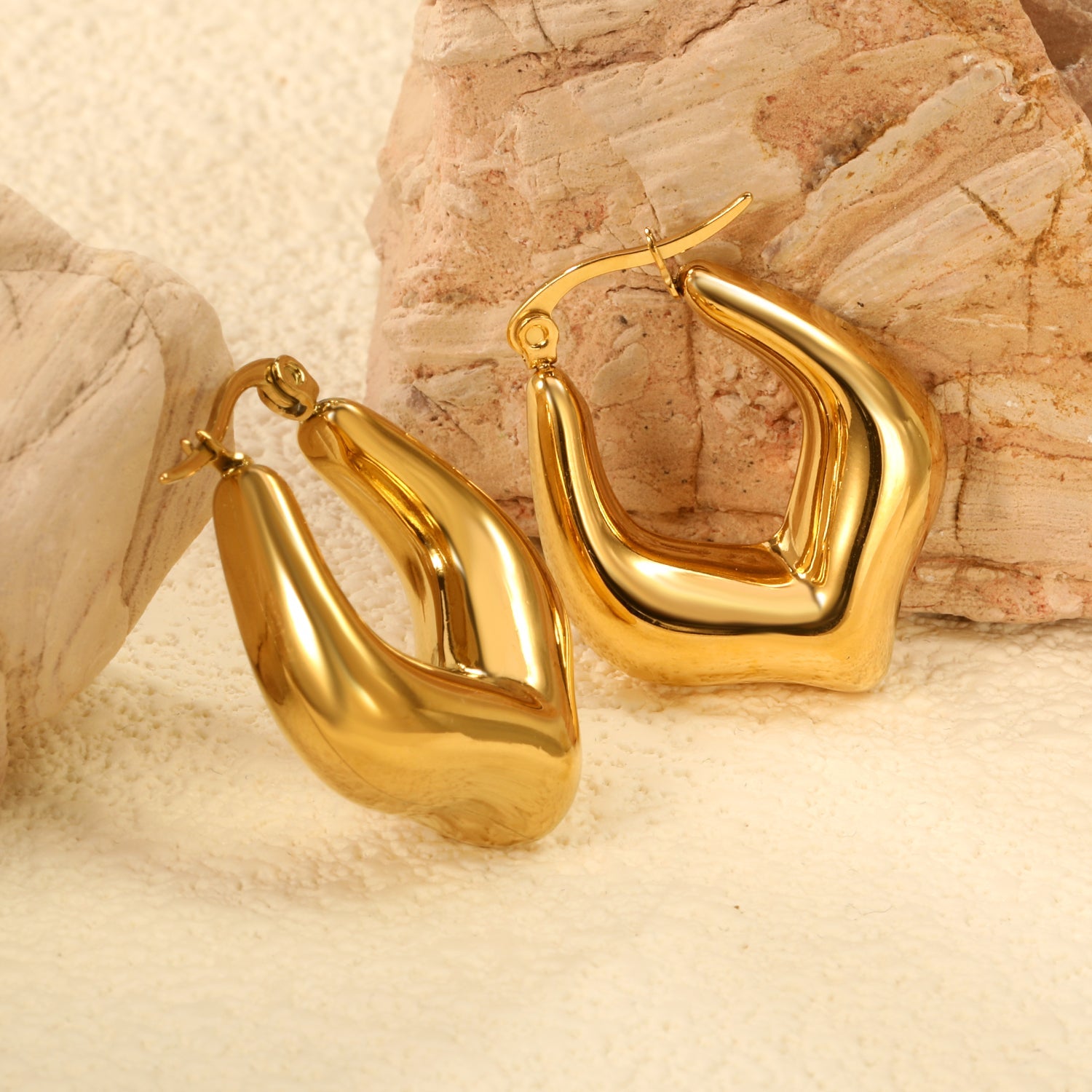 Hollow U-shaped peach heart ear clips 23.7*26.5mm Steel/Golden asonjewelry