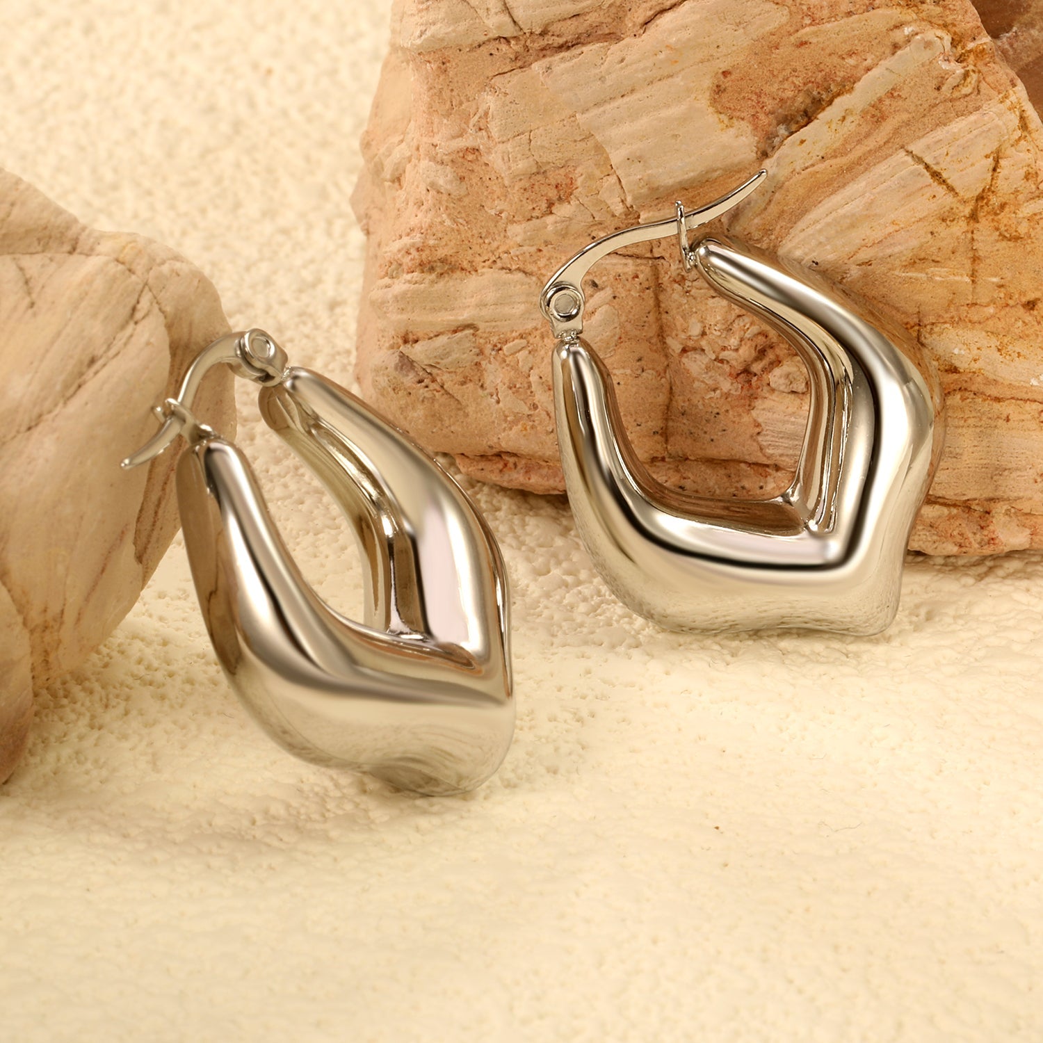 Hollow U-shaped peach heart ear clips 23.7*26.5mm Steel/Golden asonjewelry