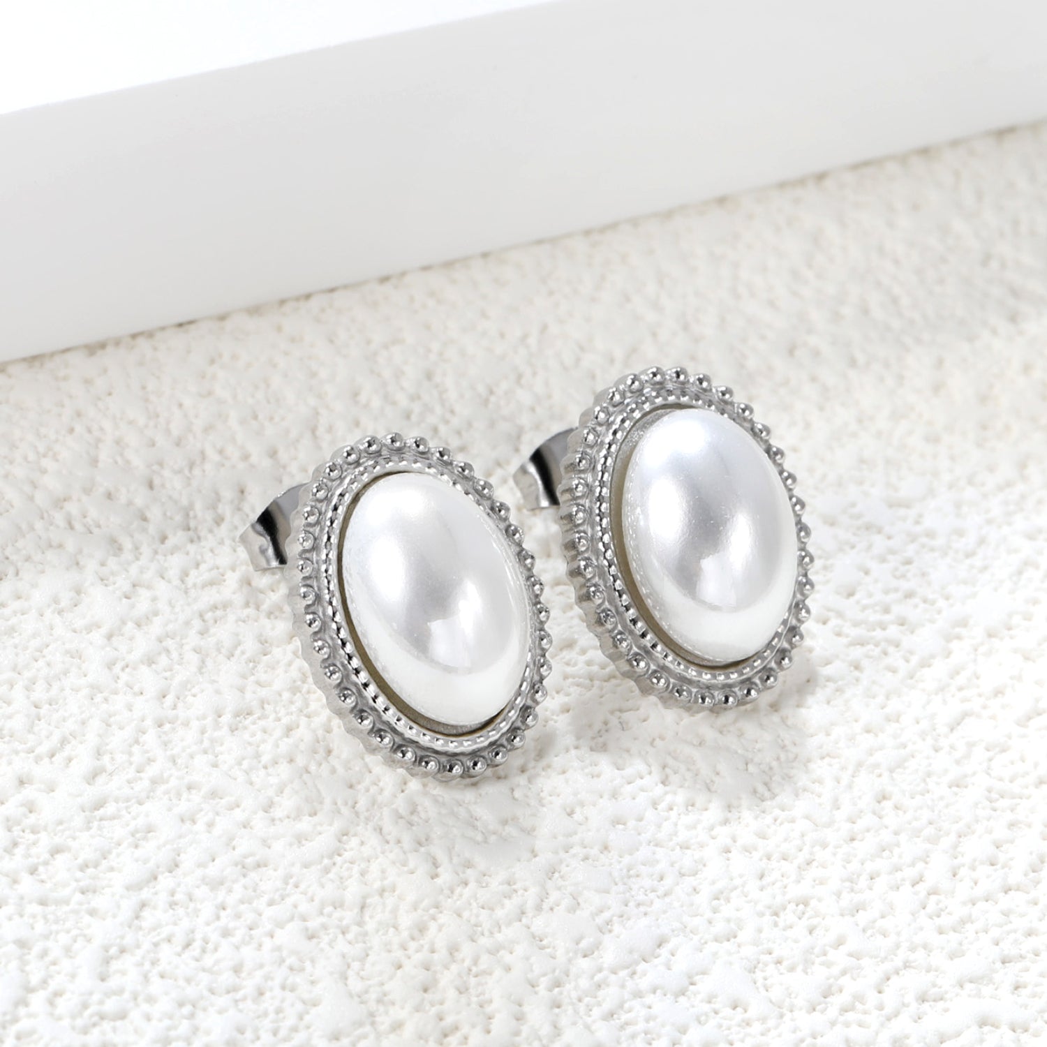 Lace Oval with White Pearl Earrings 15.2*19.2mm asonjewelry
