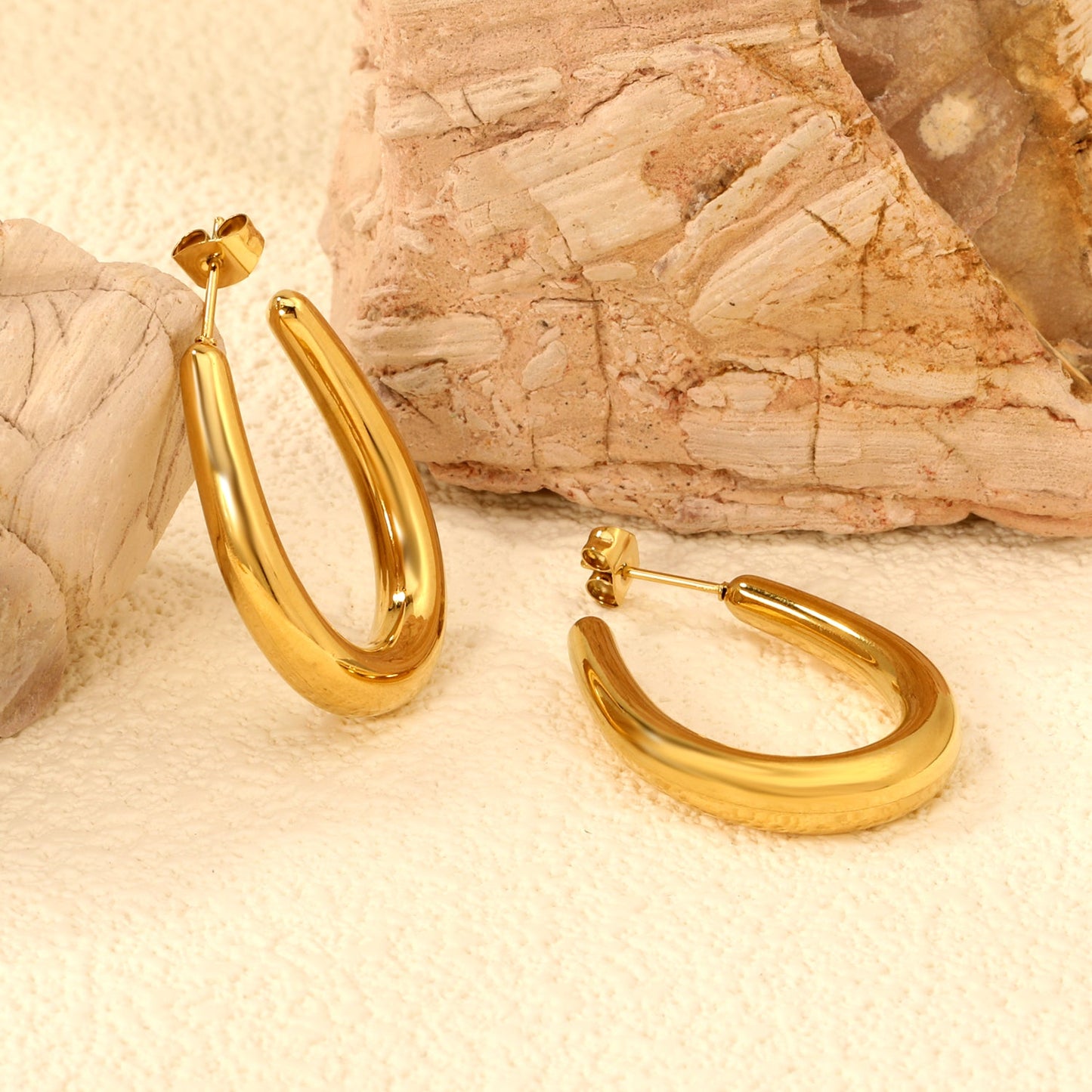 Hollow Golden U-shaped Earring 25.2*30mm asonjewelry