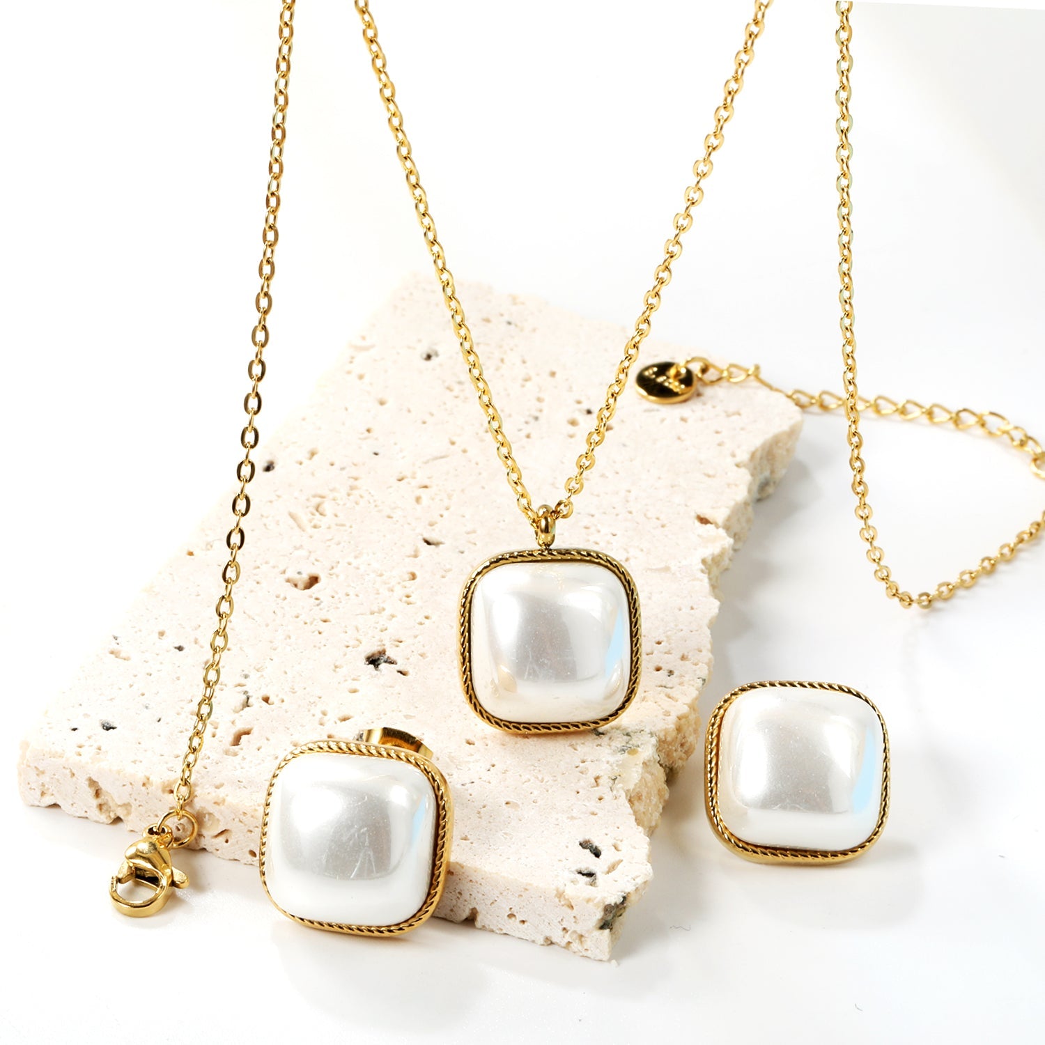 16.5*16.5mm Twisted Edge Square with White Pearl Set asonjewelry