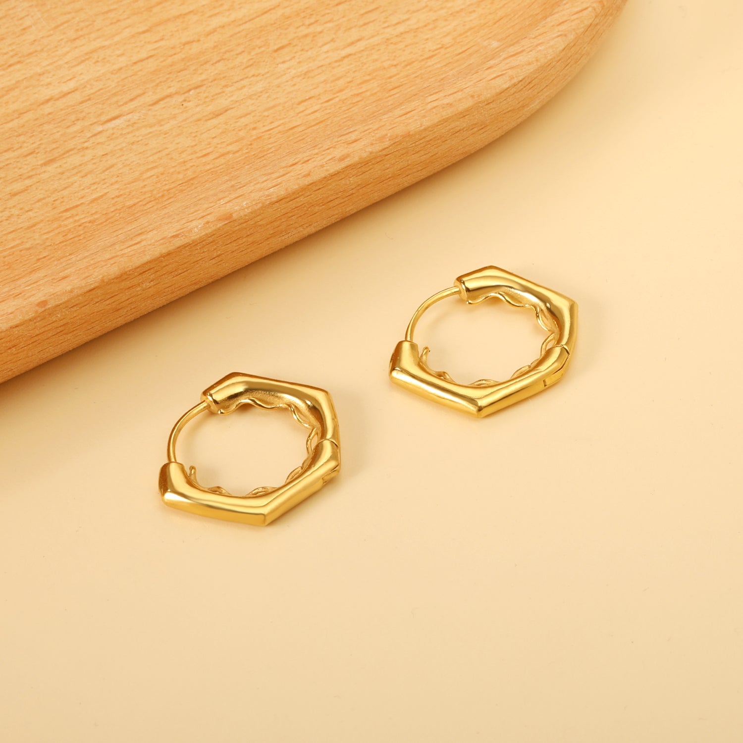 Rhombic Quadrilateral Ear Clips with Wavy Line Inside 2.8*20.8*19.2mm asonjewelry