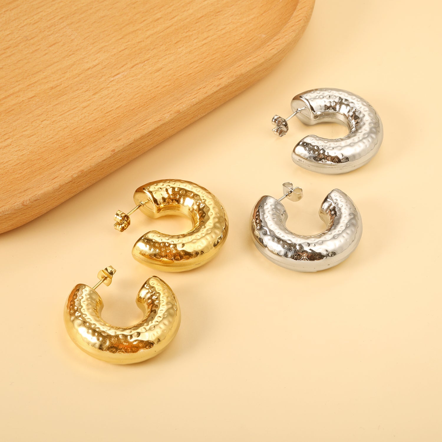 C-shaped bumpy earrings 26*32mm asonjewelry