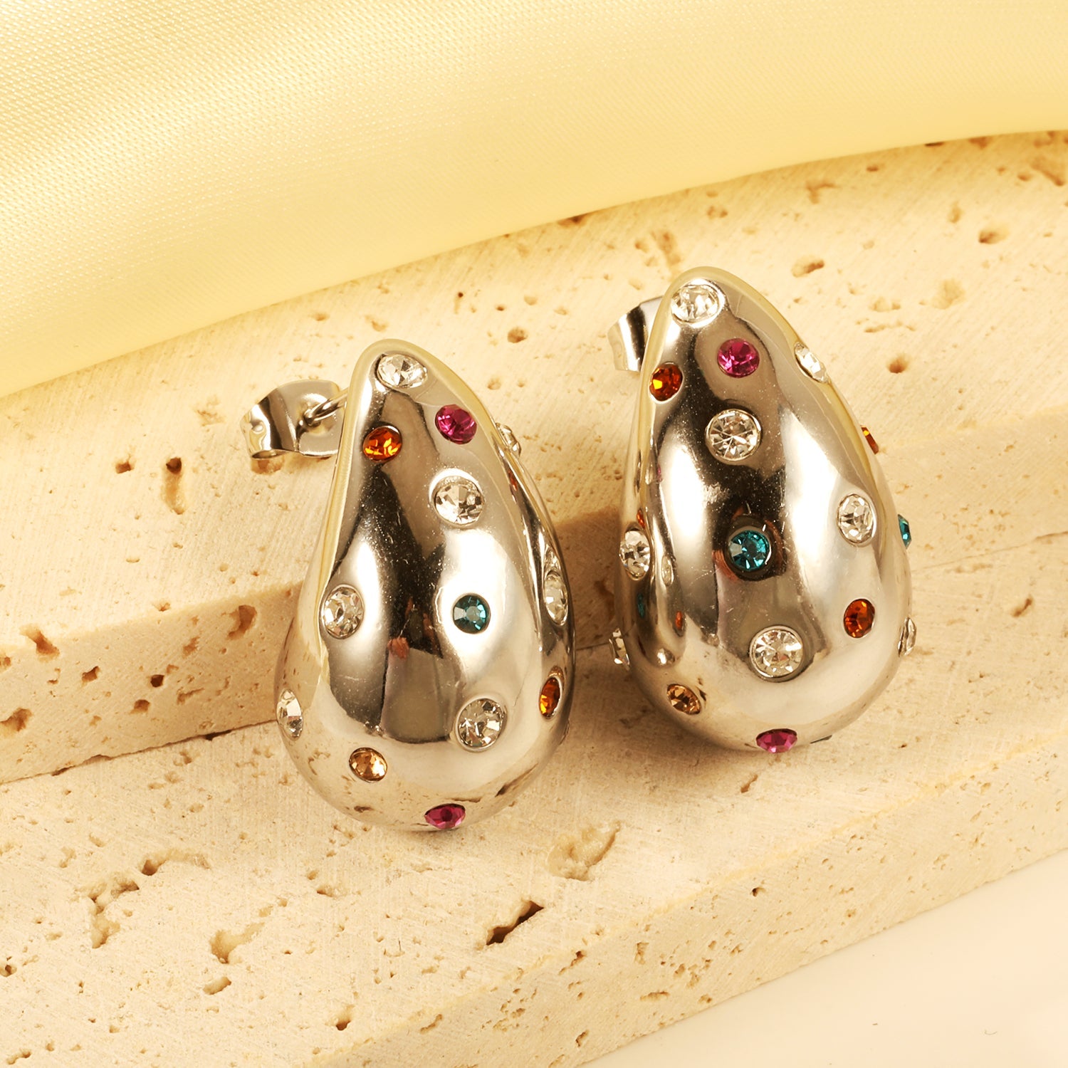 Teardrop Hollow with White Diamonds Earrings 16.2*26mm asonjewelry
