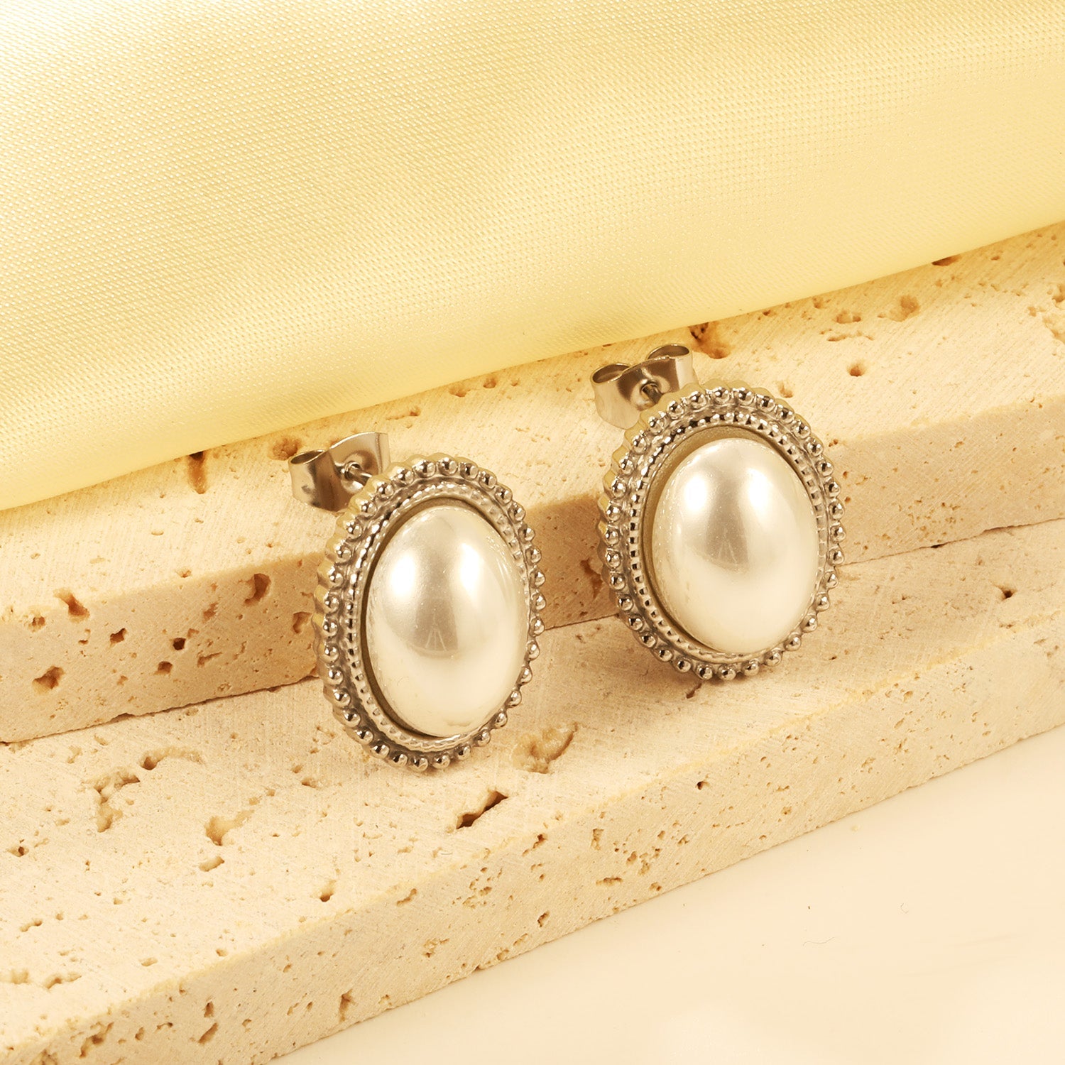 Lace Oval with White Pearl Earrings 15.2*19.2mm asonjewelry