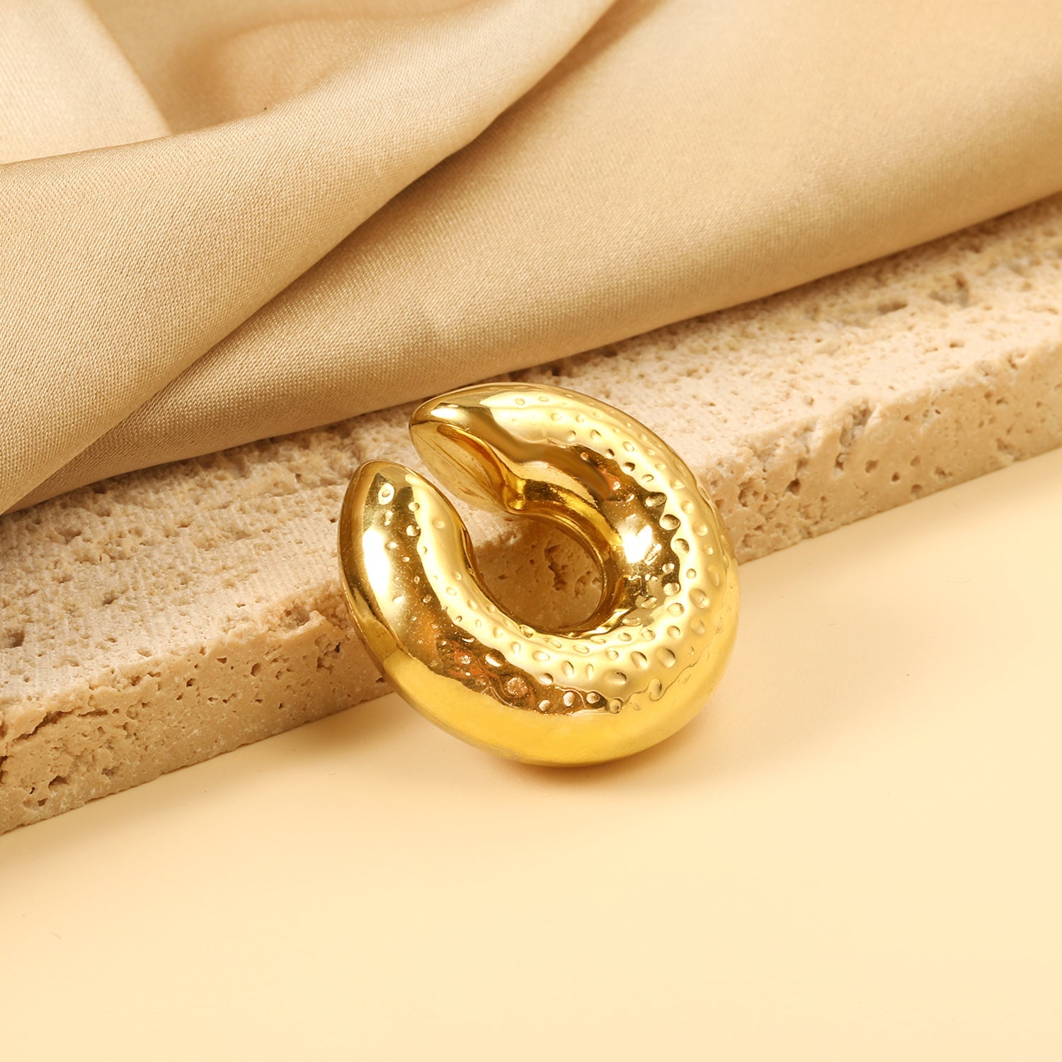 C-Shape Bumpy Ear Clip 30mm asonjewelry