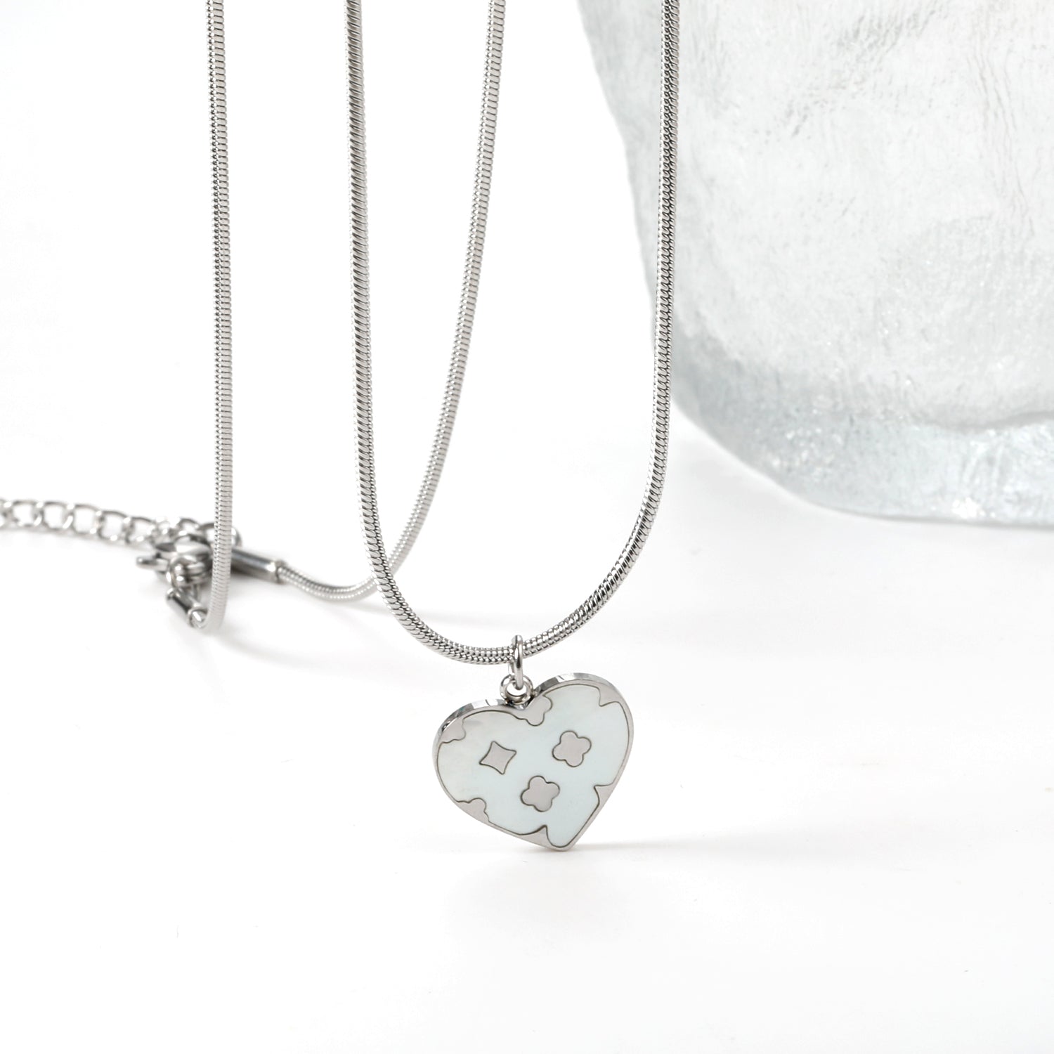 Heart with Clover Pattern White Shell Pendant 14.8*13mm Necklace 45+5cm asonjewelry