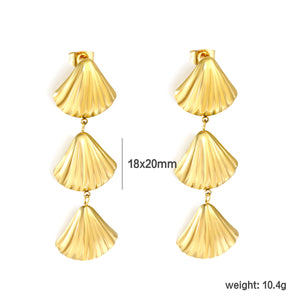 18 x 20mm three-shell fringe pendant ear stud, gold