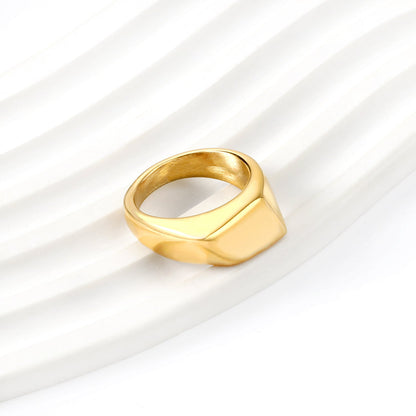 Exaggerated and smooth ring with irregular squares asonjewelry