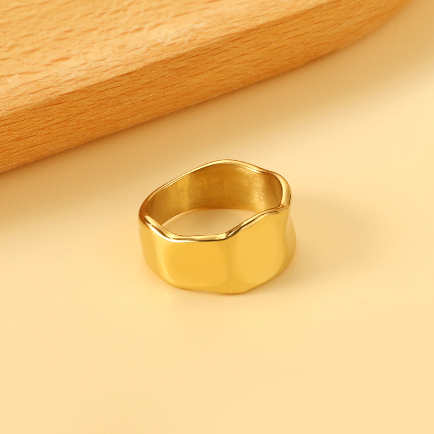 Exaggerated style ring with an oversized curved surface asonjewelry