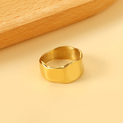 Exaggerated style ring with an oversized curved surface asonjewelry