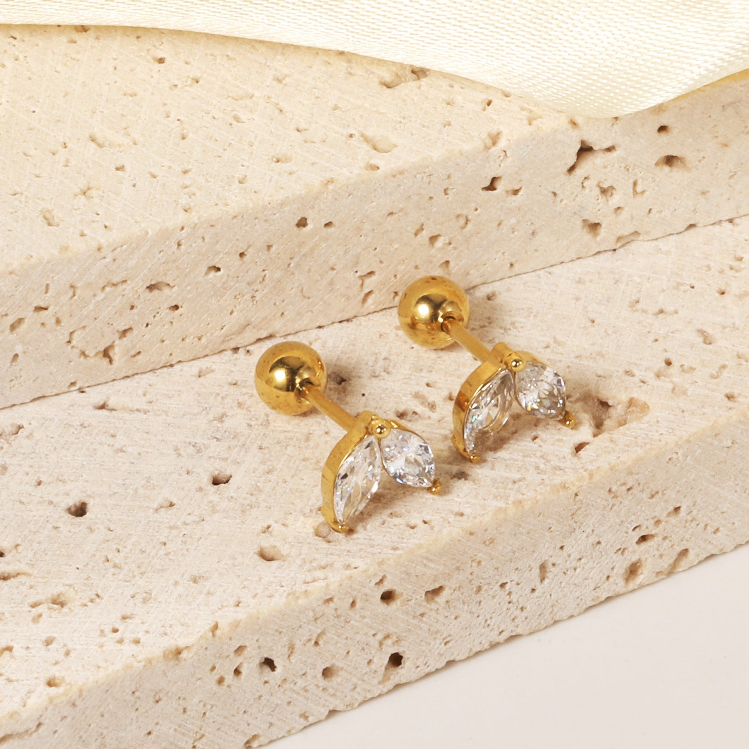 Steel ball screw plugs small seedling buds with white diamonds earrings 6.6*5.8mm asonjewelry