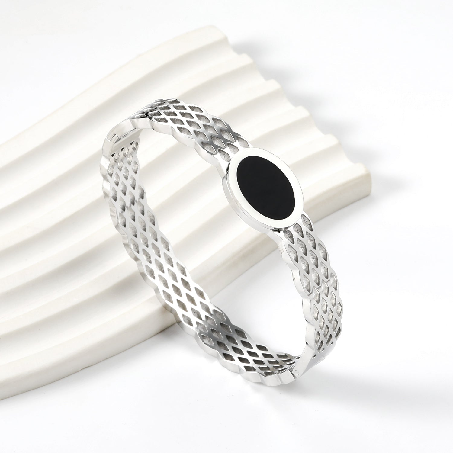 Woven mesh bracelet with black round oil drops. asonjewelry