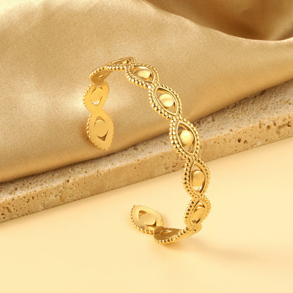 Bracelet with openings connected in the shape of multiple eyes asonjewelry