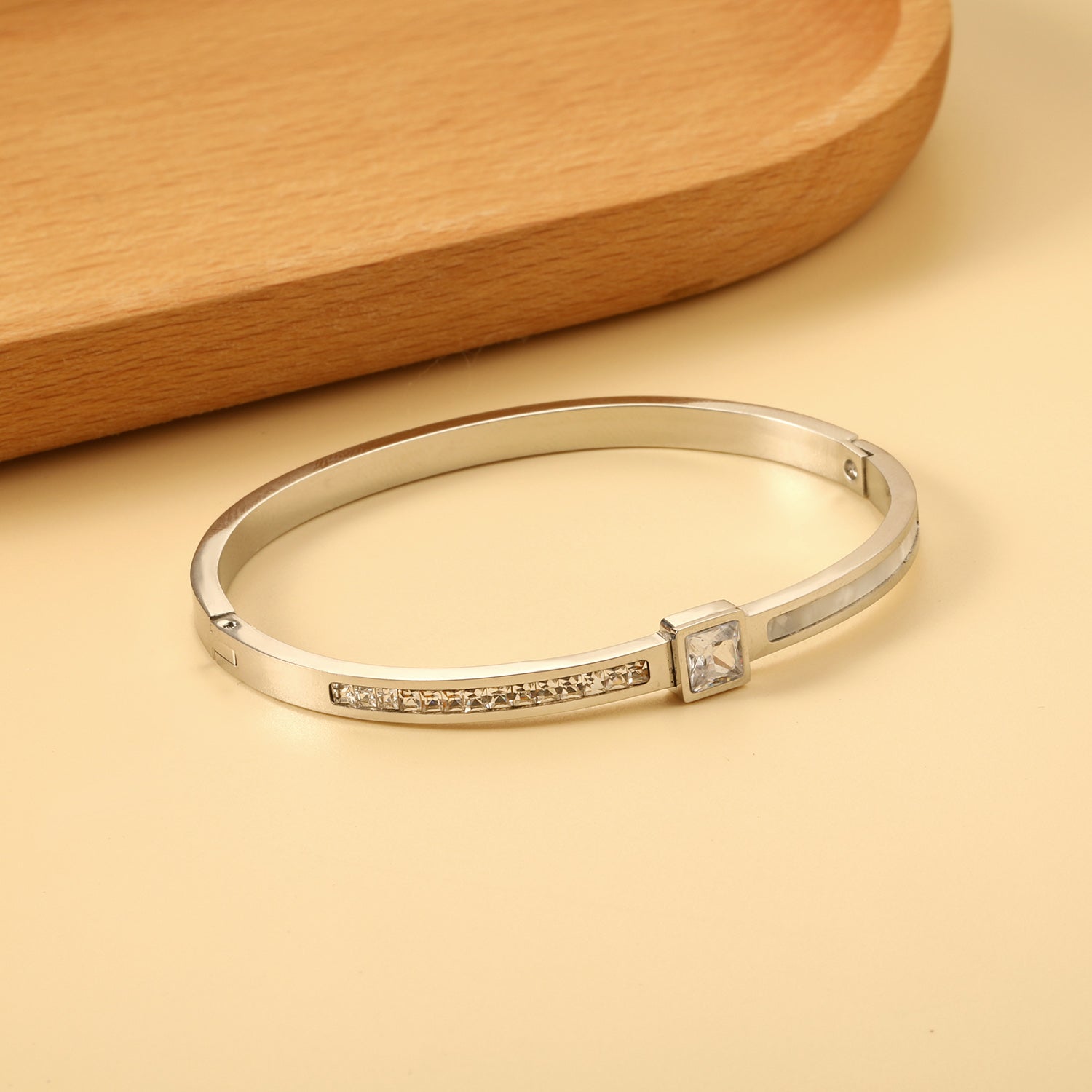 Bracelet combining two rectangular shells & diamond-set surfaces asonjewelry