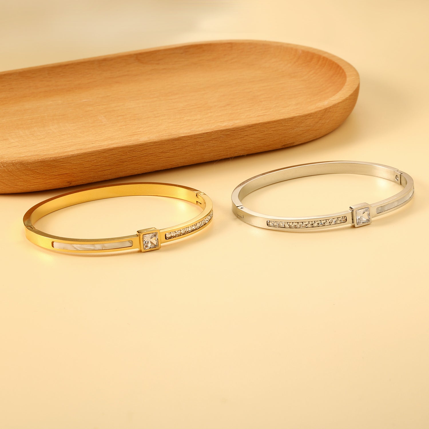 Bracelet combining two rectangular shells & diamond-set surfaces asonjewelry