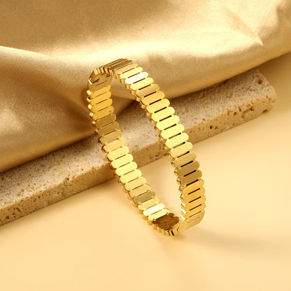 Bracelet in the shape of a fence asonjewelry