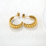 8.5x21mm curved horn stud earrings, gold