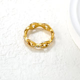 5mm high single-link chain with white/emerald green diamonds, gold ring