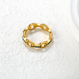 5mm high single-link chain with white/emerald green diamonds, gold ring