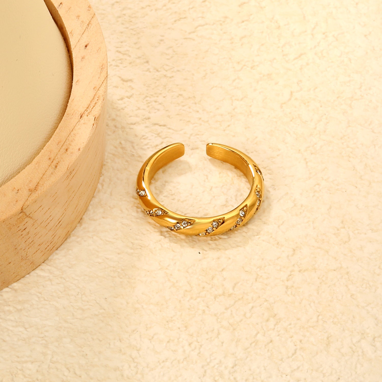 3.7mm Gold Open Ring with Twisted Band & White Diamond /Emerald Accents asonjewelry