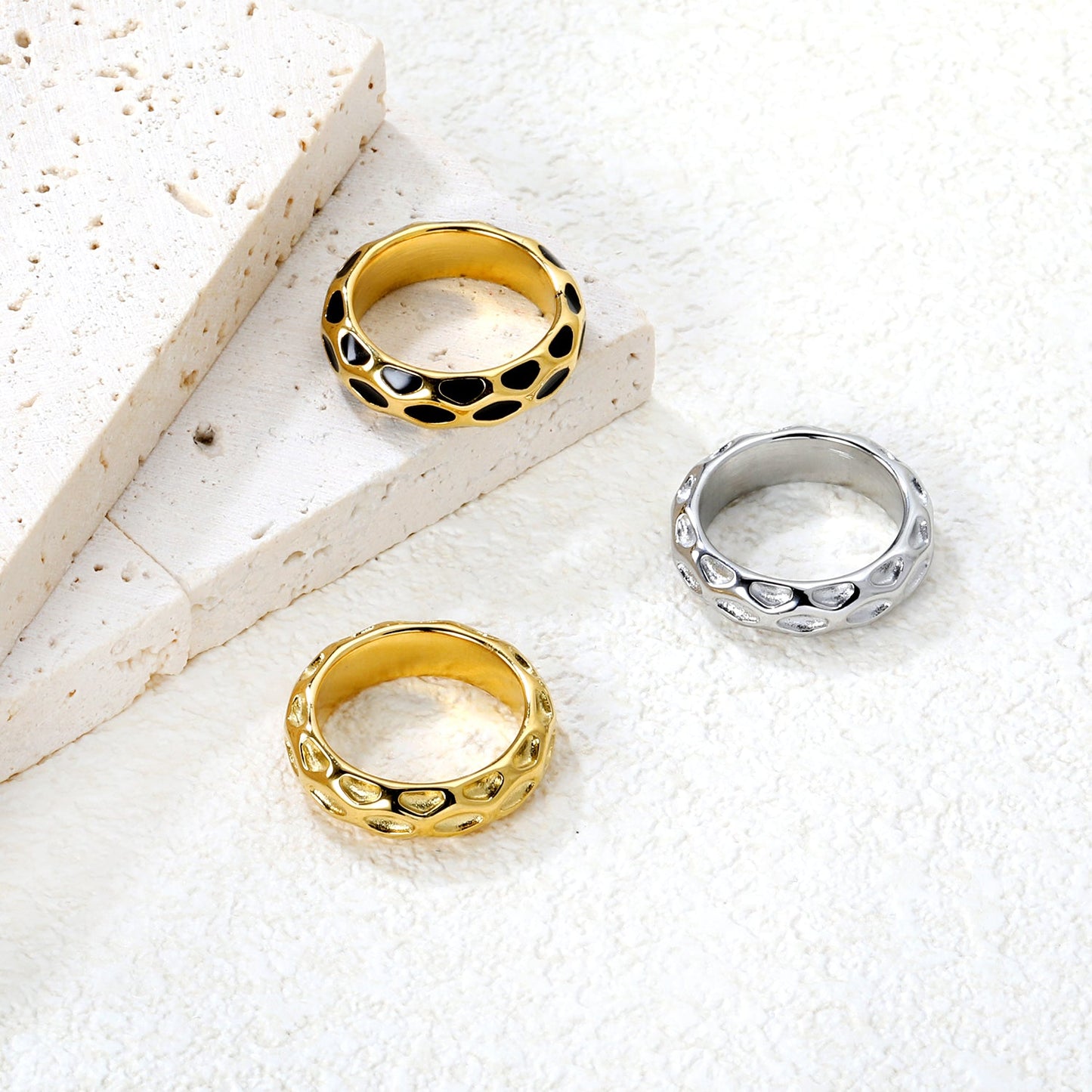 5.5mm irregular hammered/black drip ring in steel/gold asonjewelry