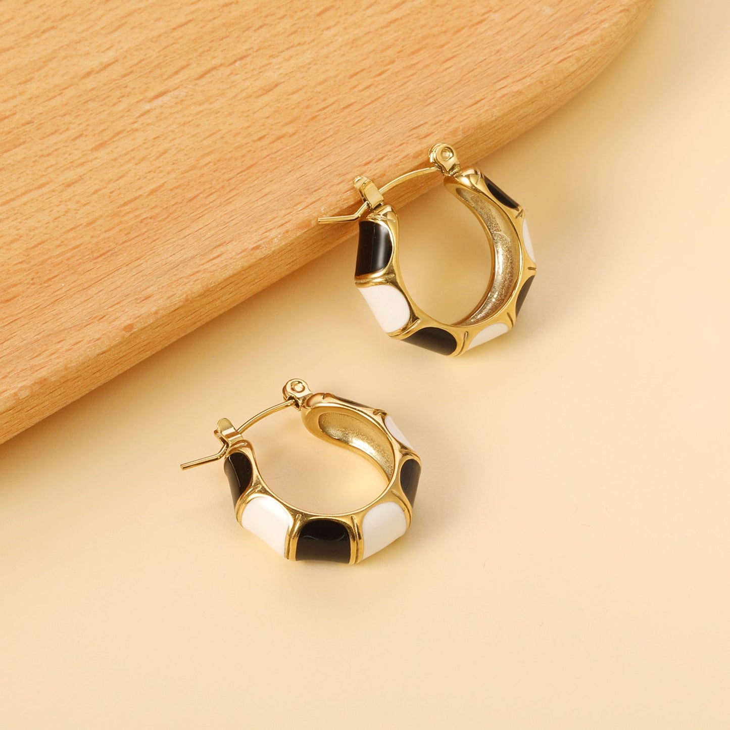 Black&White&Blue&Green C-Shape Bamboo Drip Earrings 7.5*21mm asonjewelry