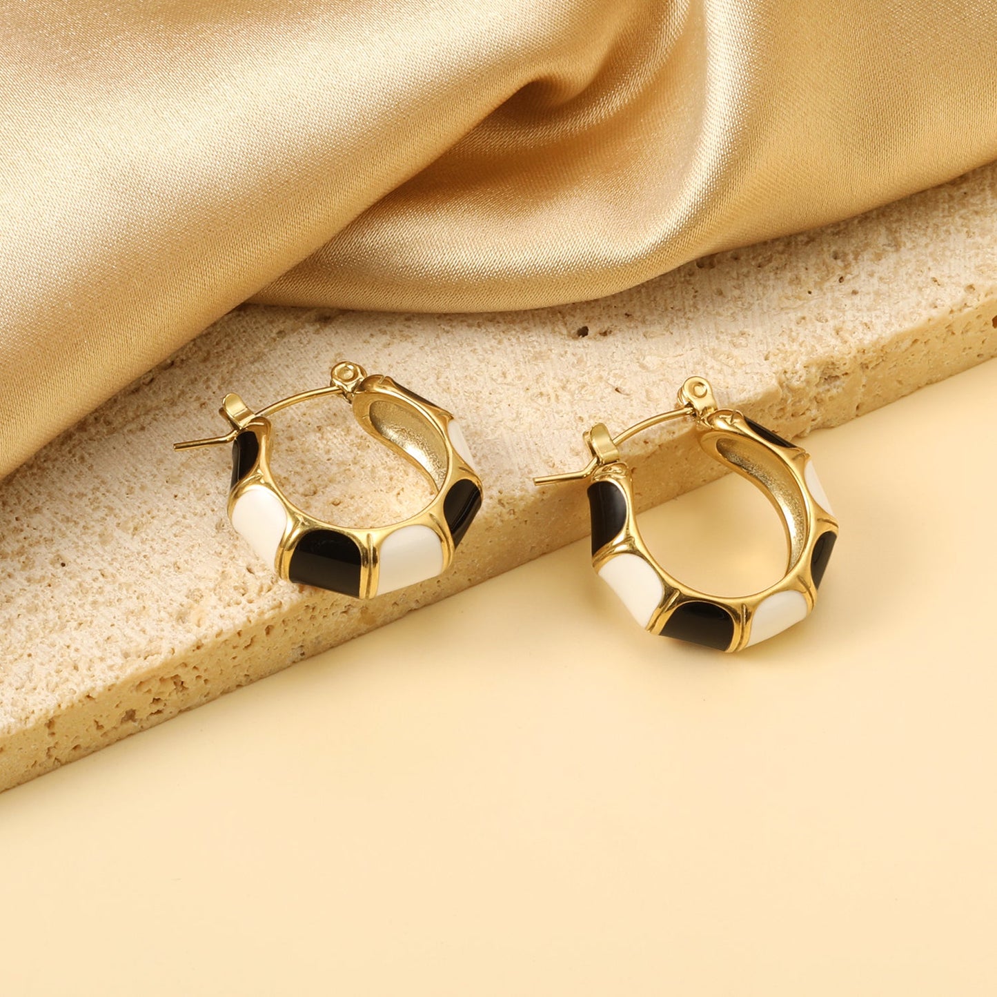 Black&White&Blue&Green C-Shape Bamboo Drip Earrings 7.5*21mm asonjewelry