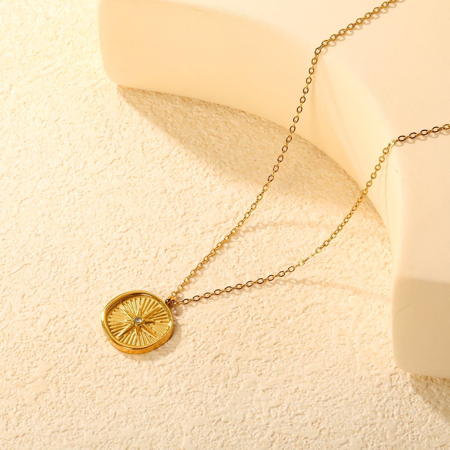 Diamond-set pentagram cast-craft necklace, gold asonjewelry