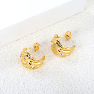 12.8*17.6mm Irregular pattern C-shaped stud earrings with white diamonds gold color