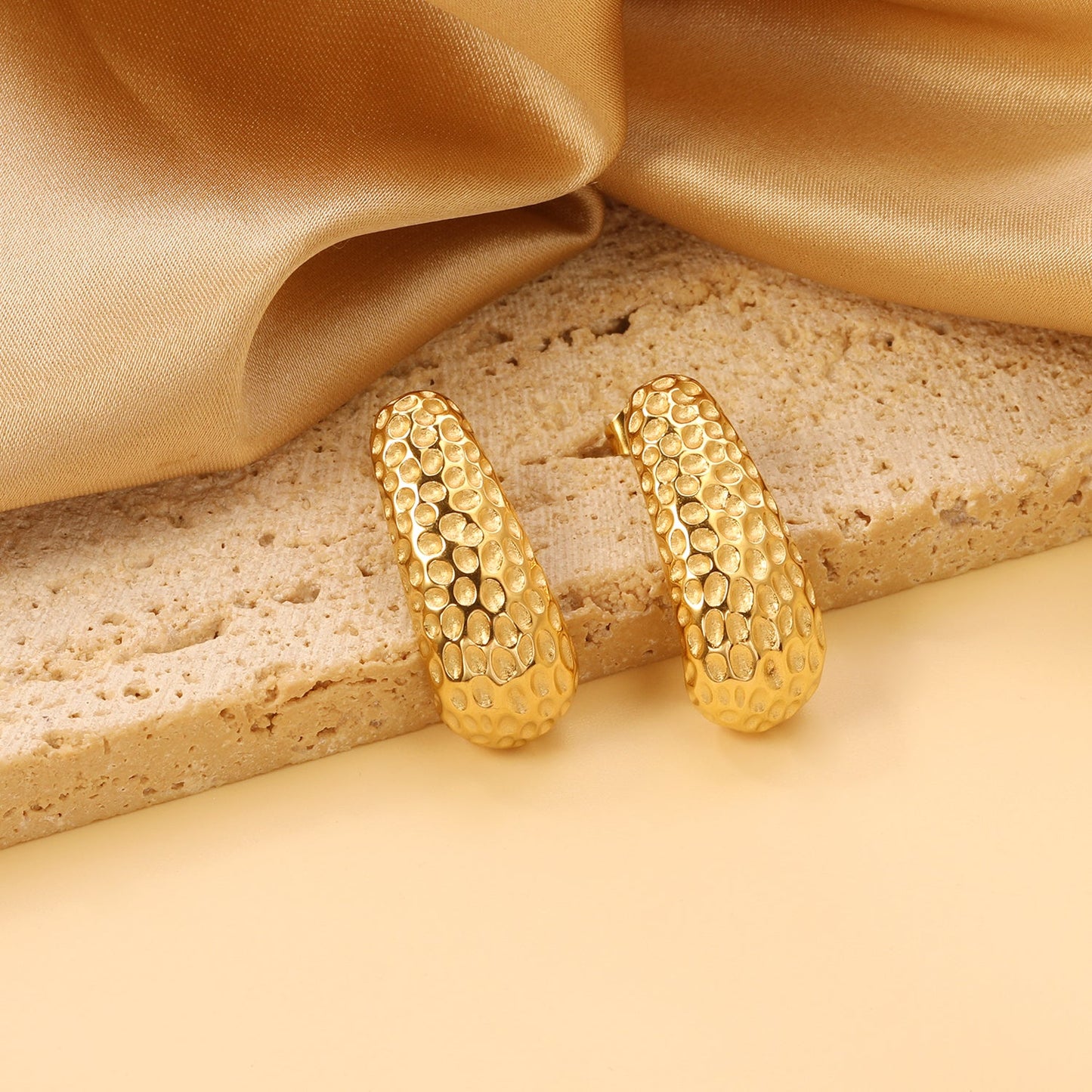 J-shaped pitted earrings 11.9*27.9mm asonjewelry
