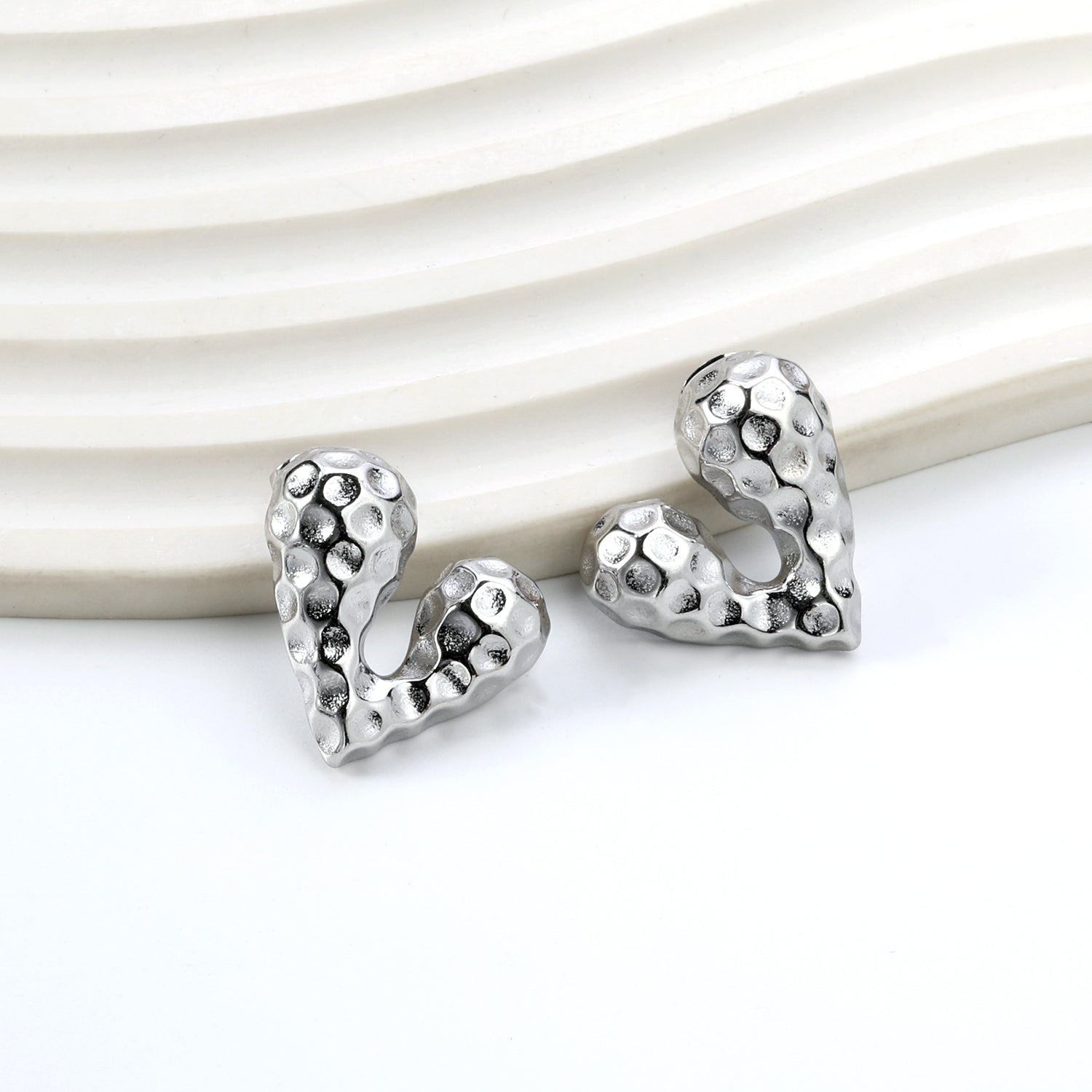 Pitted Faceted Heart Stud Earrings 23.8*21.5mm asonjewelry