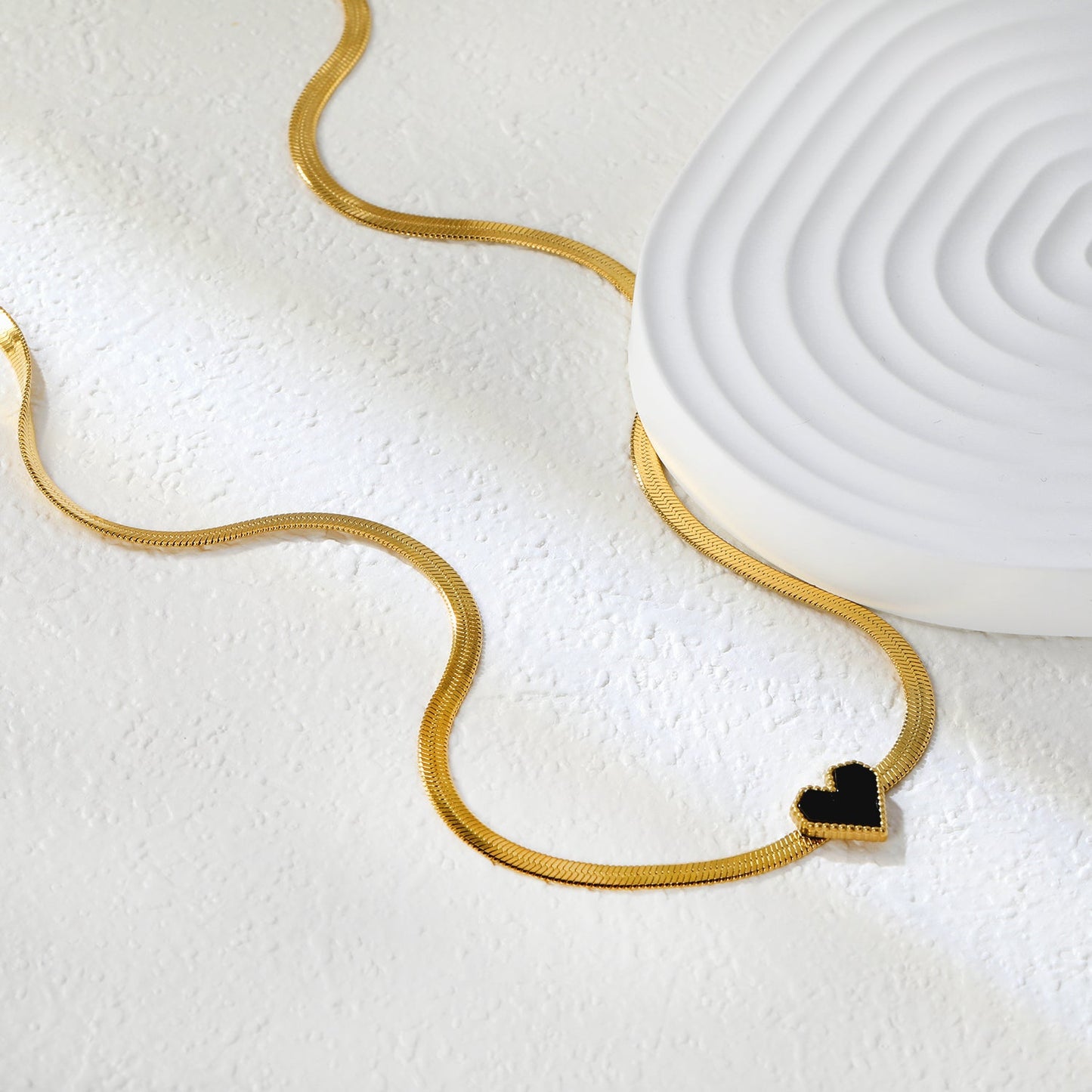 11.5 x 10.6mm Black Heart Pendant 3.3mm Blade Chain 40+5cm x 3mm Round Tag Necklace Gold asonjewelry