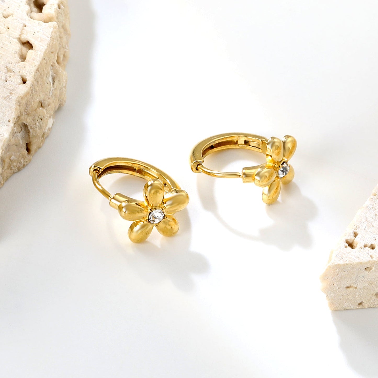 10mm flower-shaped white zirconia earring with a 2.2mm post and a 10mm inner diameter, gold color asonjewelry