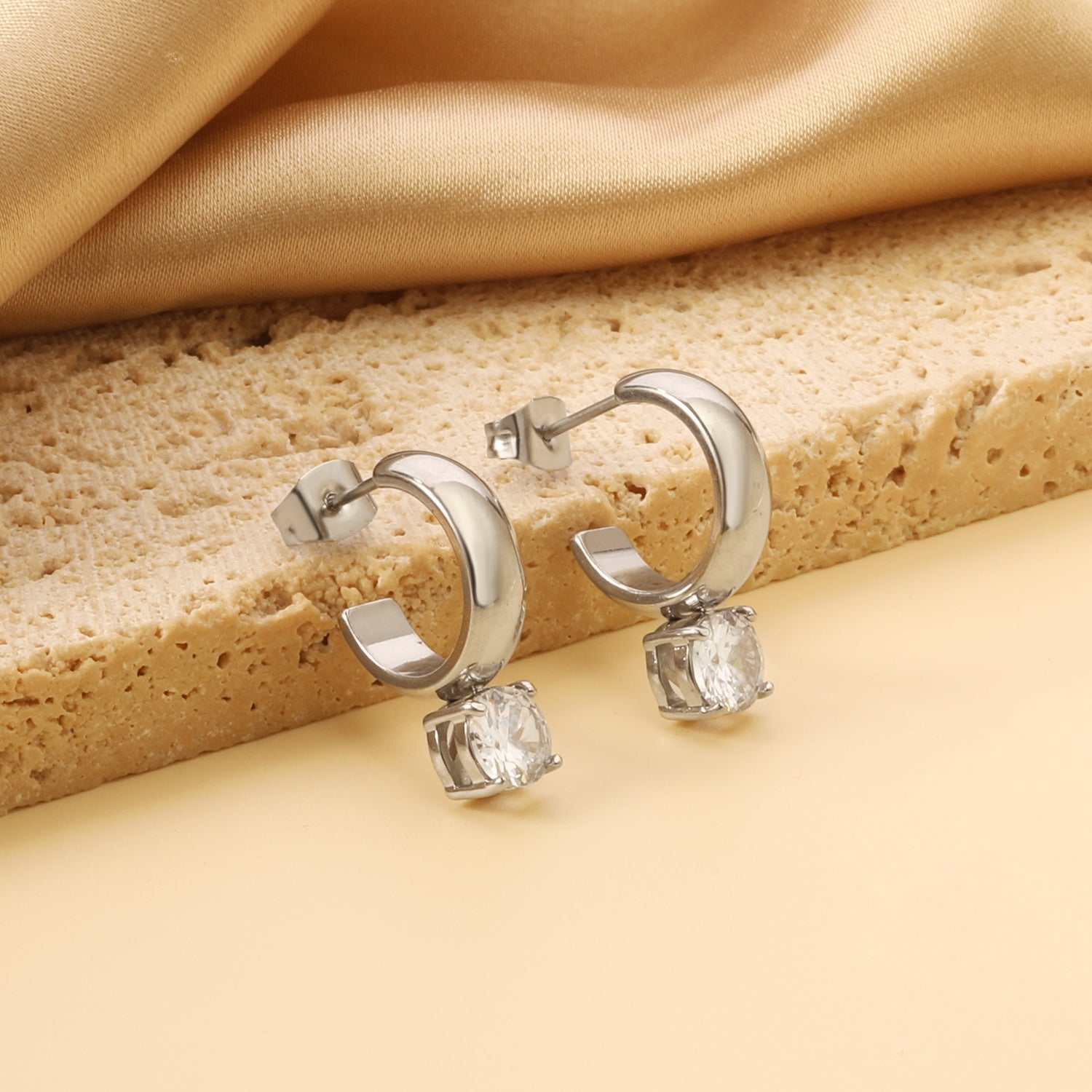 4.3*15mm C-shaped hoop with four scratches round white&black&purple&pink&green diamond stud earrings 6.2mm asonjewelry